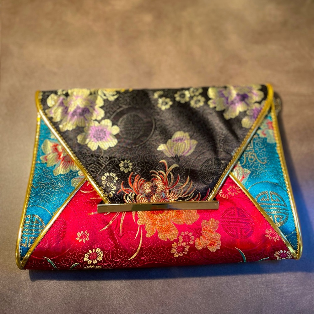 Aldo clutch